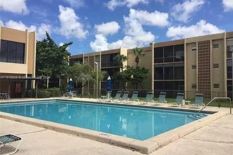 Copropriété à vendre à Miami, Floride: 3 chambres, 120.77 m2 № 1151274 - photo 9