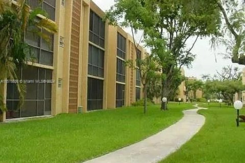 Copropriété à vendre à Miami, Floride: 3 chambres, 120.77 m2 № 1151274 - photo 2