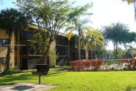 Copropriété à vendre à Miami, Floride: 3 chambres, 120.77 m2 № 1151274 - photo 1