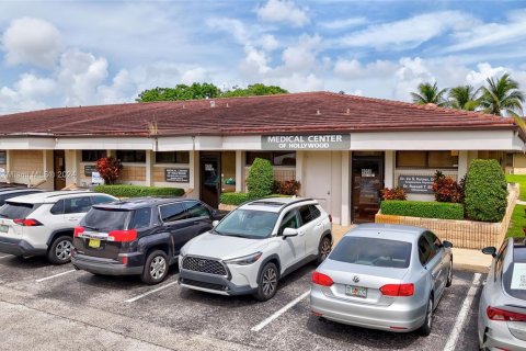 Propiedad comercial en venta en Hollywood, Florida № 1351854 - foto 2