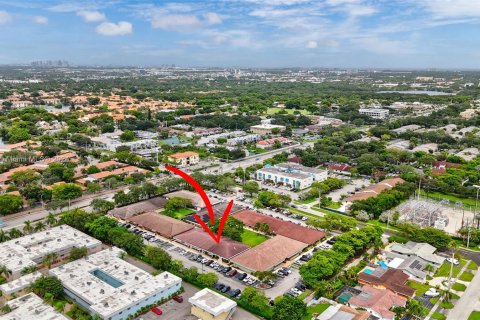 Propiedad comercial en venta en Hollywood, Florida № 1351854 - foto 15