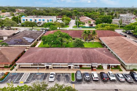 Propiedad comercial en venta en Hollywood, Florida № 1351854 - foto 5