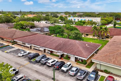 Propiedad comercial en venta en Hollywood, Florida № 1351854 - foto 4