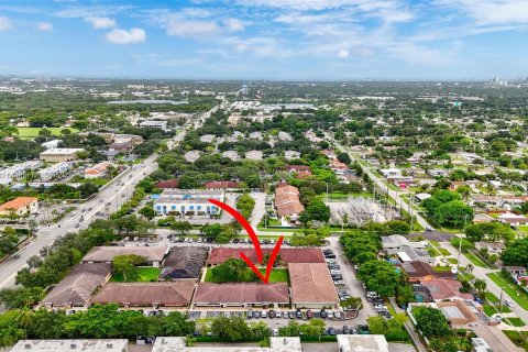 Propiedad comercial en venta en Hollywood, Florida № 1351854 - foto 14