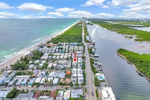 Купить виллу или дом в Холливуд, Флорида 4 спальни, 375.6м2, № 1352123 - фото 20