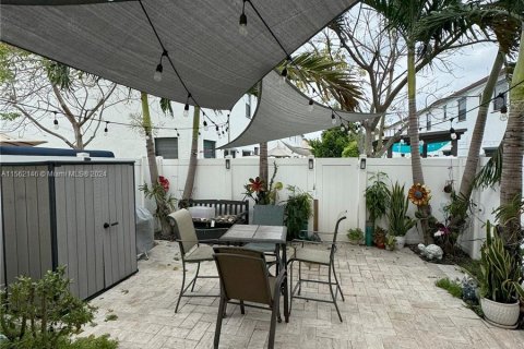 Townhouse in Hialeah, Florida 3 bedrooms, 153.29 sq.m. № 1099522 - photo 13