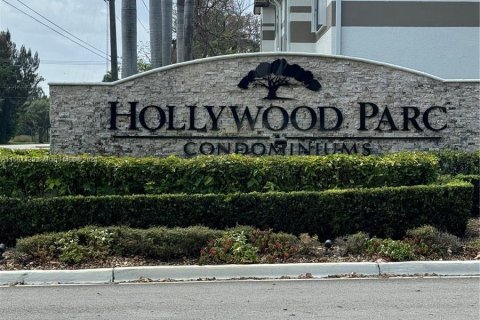 Condominio en venta en Hollywood, Florida, 1 dormitorio, 78.13 m2 № 1095480 - foto 1