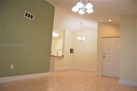 Copropriété à louer à Oakland Park, Floride: 1 chambre, 74.69 m2 № 1345669 - photo 3