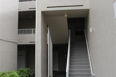 Copropriété à louer à Oakland Park, Floride: 1 chambre, 74.69 m2 № 1345669 - photo 16