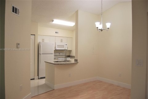 Copropriété à louer à Oakland Park, Floride: 1 chambre, 74.69 m2 № 1345669 - photo 4