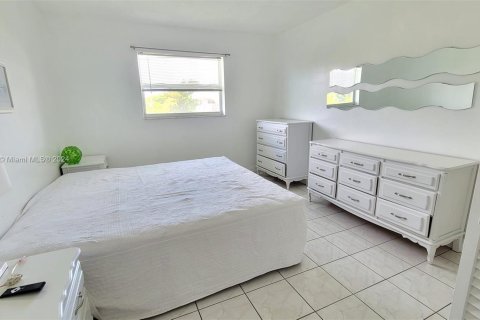 Condominio en alquiler en Hallandale Beach, Florida, 1 dormitorio, 66.89 m2 № 1345668 - foto 19