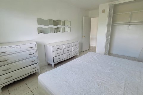 Condominio en alquiler en Hallandale Beach, Florida, 1 dormitorio, 66.89 m2 № 1345668 - foto 18