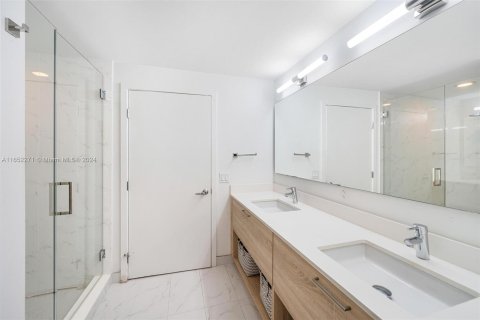 Copropriété à louer à North Miami Beach, Floride: 3 chambres, 144.56 m2 № 1345585 - photo 22