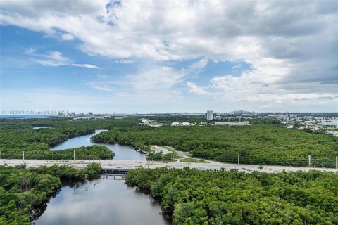 Copropriété à louer à North Miami Beach, Floride: 3 chambres, 144.56 m2 № 1345585 - photo 6