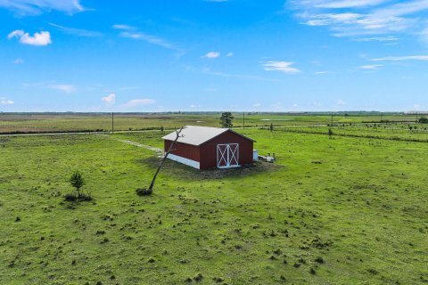 Land in Okeechobee, Florida № 1146018 - photo 1