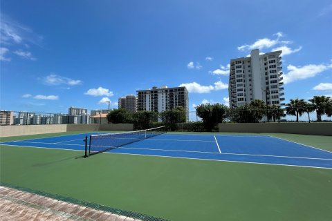 Condo in Fort Lauderdale, Florida, 2 bedrooms  № 1145970 - photo 9