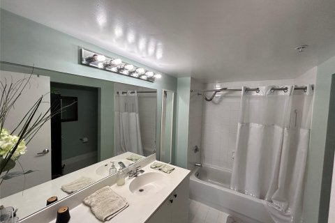 Condo in Fort Lauderdale, Florida, 2 bedrooms  № 1145970 - photo 27