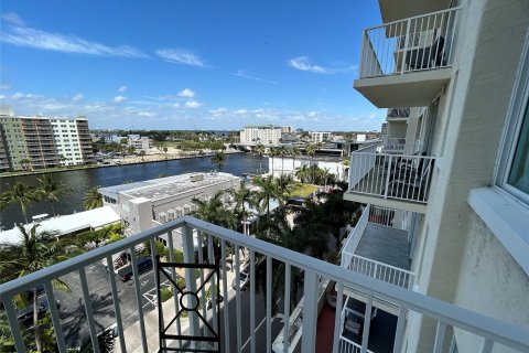 Condo in Fort Lauderdale, Florida, 2 bedrooms  № 1145970 - photo 20