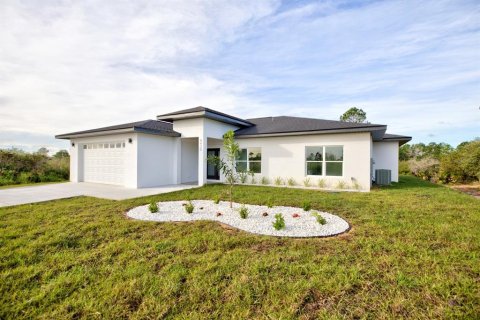 House in Sebring, Florida 4 bedrooms, 181.16 sq.m. № 1083902 - photo 5