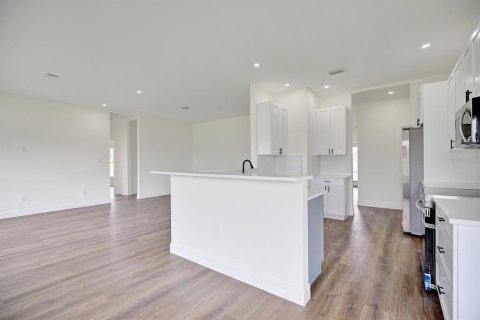 Casa en venta en Sebring, Florida, 4 dormitorios, 181.16 m2 № 1083902 - foto 13
