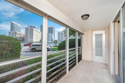 Condominio en venta en Hallandale Beach, Florida, 1 dormitorio, 77.48 m2 № 1232527 - foto 15