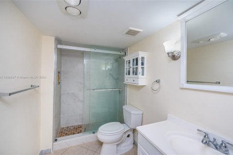 Condo in Hallandale Beach, Florida, 1 bedroom  № 1232527 - photo 12