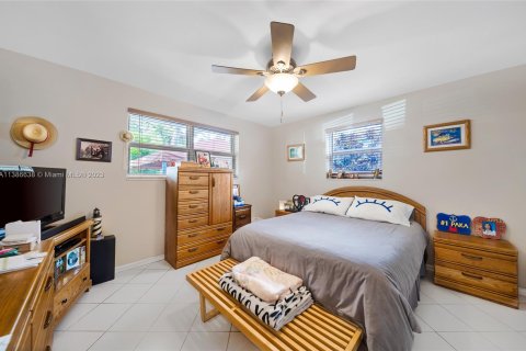 Купить виллу или дом в Норт-Майами-Бич, Флорида 3 спальни, 112.04м2, № 496239 - фото 16