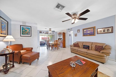 Купить виллу или дом в Норт-Майами-Бич, Флорида 3 спальни, 112.04м2, № 496239 - фото 7