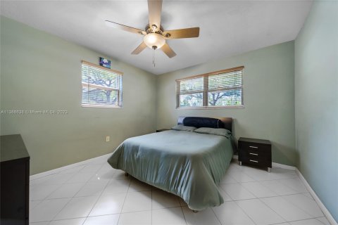 Купить виллу или дом в Норт-Майами-Бич, Флорида 3 спальни, 112.04м2, № 496239 - фото 24