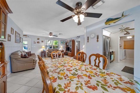 Купить виллу или дом в Норт-Майами-Бич, Флорида 3 спальни, 112.04м2, № 496239 - фото 10