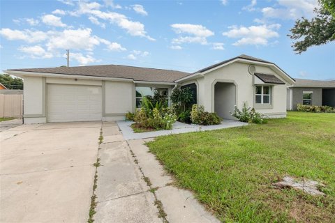 Villa ou maison à vendre à Kissimmee, Floride: 4 chambres, 171.22 m2 № 1296486 - photo 3