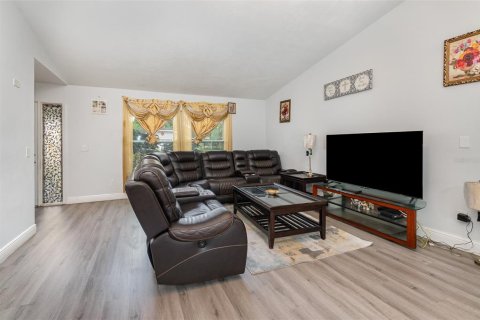 Casa en venta en Kissimmee, Florida, 4 dormitorios, 171.22 m2 № 1296486 - foto 6