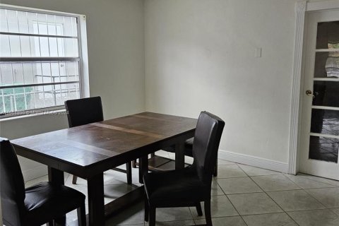 Casa en venta en Miami, Florida, 4 dormitorios, 172.98 m2 № 1377382 - foto 7