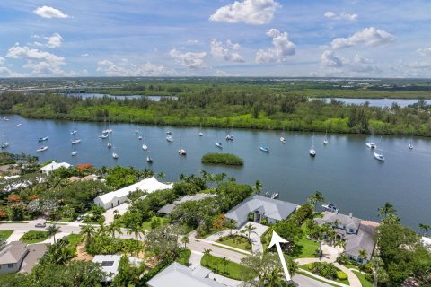 House in Vero Beach, Florida 4 bedrooms, 433.57 sq.m. № 1152306 - photo 4