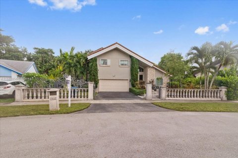 Villa ou maison à vendre à Miami, Floride: 5 chambres, 284 m2 № 1328820 - photo 6