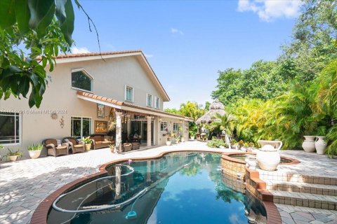 Casa en venta en Miami, Florida, 5 dormitorios, 284 m2 № 1328820 - foto 5