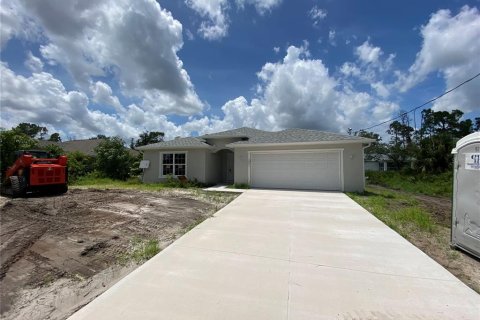 Casa en venta en North Port, Florida, 4 dormitorios, 166.3 m2 № 1323510 - foto 1