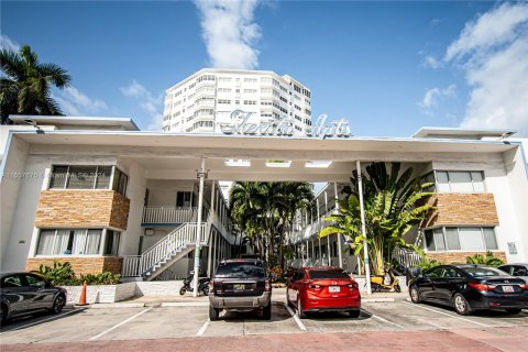 Copropriété à vendre à Miami Beach, Floride: 1 chambre, 42.18 m2 № 1386078 - photo 11