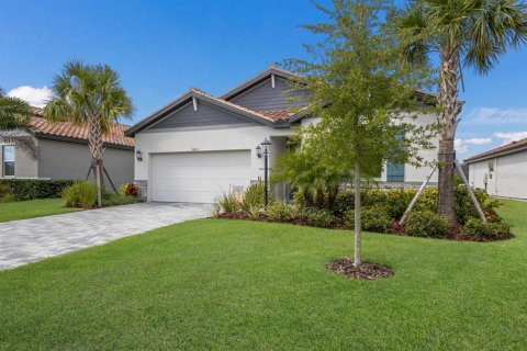 House in Bradenton, Florida 3 bedrooms, 155.52 sq.m. № 1375342 - photo 2