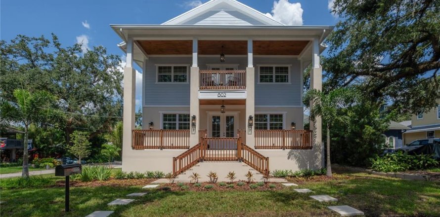 Villa ou maison à Tampa, Floride 4 chambres, 216.56 m2 № 1375344