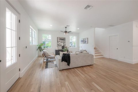 Casa en venta en Tampa, Florida, 4 dormitorios, 216.56 m2 № 1375344 - foto 14