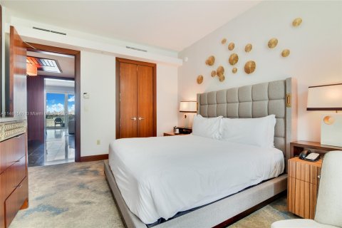 Condominio en venta en Bal Harbour, Florida, 2 dormitorios, 153.94 m2 № 858368 - foto 15