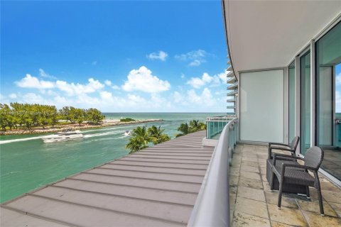 Condominio en venta en Bal Harbour, Florida, 2 dormitorios, 153.94 m2 № 858368 - foto 1