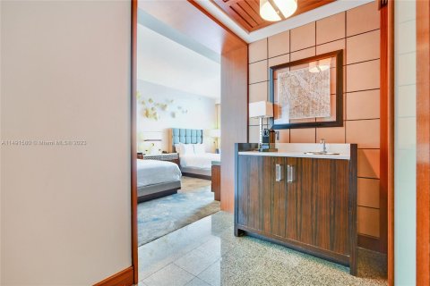 Condominio en venta en Bal Harbour, Florida, 2 dormitorios, 153.94 m2 № 858368 - foto 11