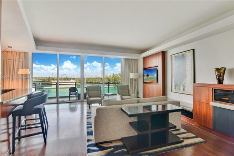 Condominio en venta en Bal Harbour, Florida, 2 dormitorios, 153.94 m2 № 858368 - foto 3