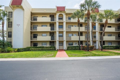 Condo in Boca Raton, Florida, 2 bedrooms  № 1185200 - photo 1