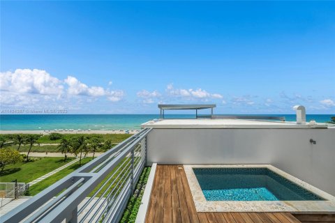 Adosado en venta en Surfside, Florida, 4 dormitorios, 329.62 m2 № 1354486 - foto 9