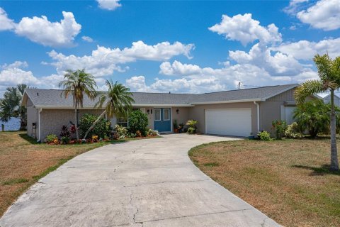 Casa en venta en Punta Gorda, Florida, 3 dormitorios, 167.97 m2 № 1248285 - foto 2