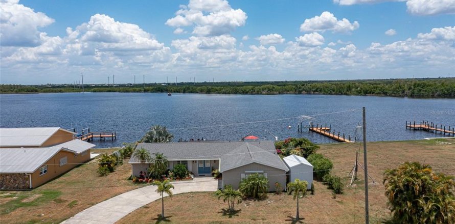 Casa en Punta Gorda, Florida 3 dormitorios, 167.97 m2 № 1248285