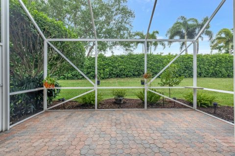 House in Boynton Beach, Florida 3 bedrooms, 184.04 sq.m. № 1104422 - photo 9